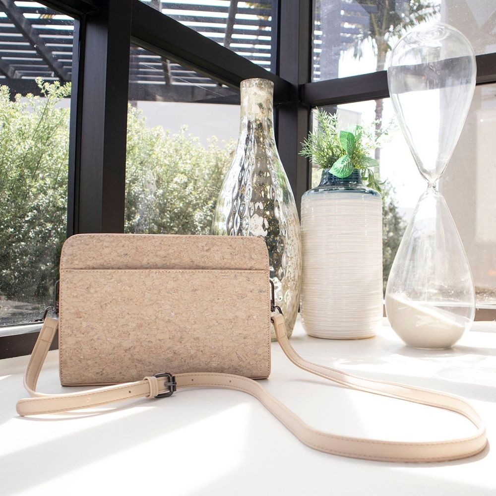 Chic Beige Crossbody Bag - Picture 2 of 11